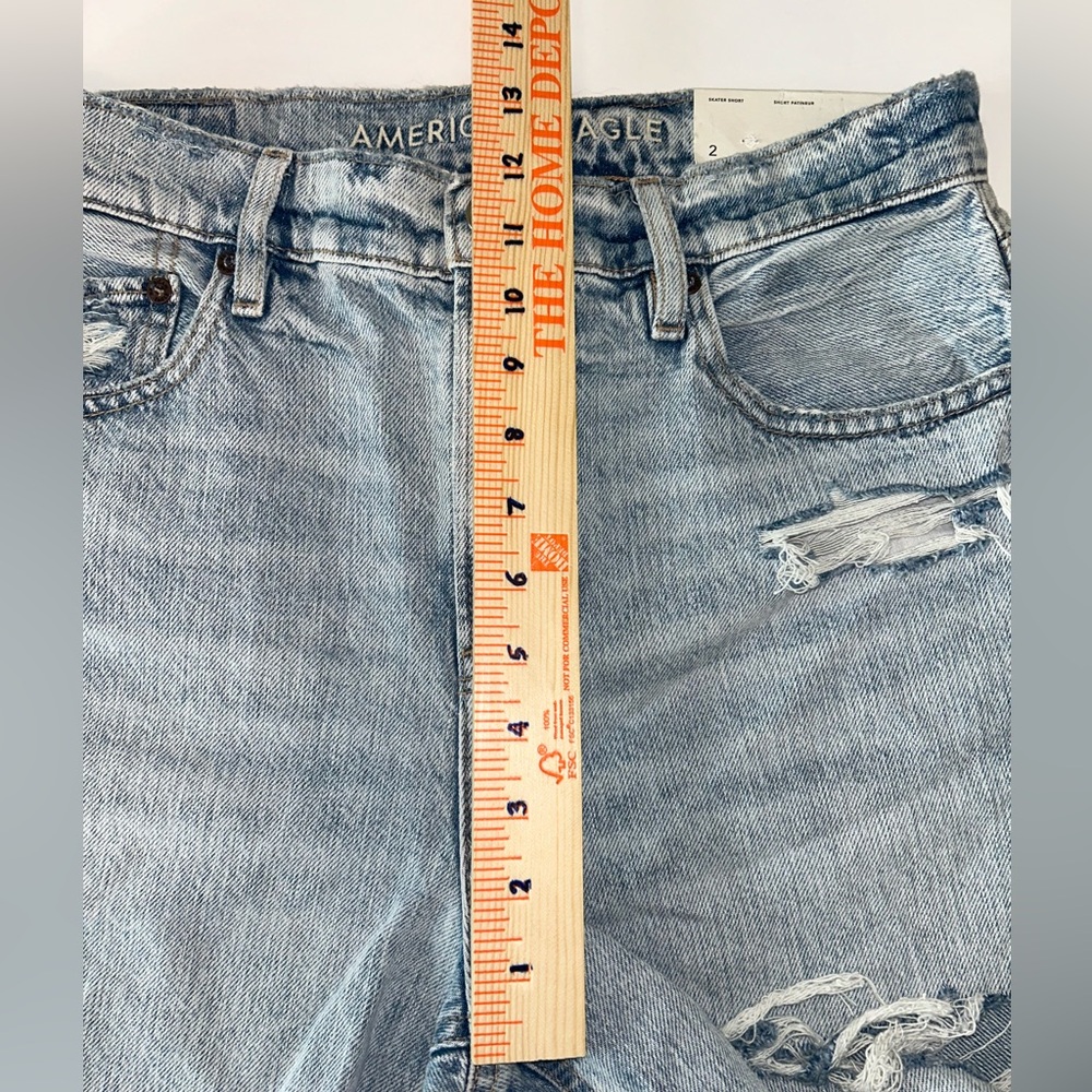 NWT American Eagle Skater Short frayed, raw edge hem Hi Rise jean shorts sz 2/26 - Picture 12 of 13